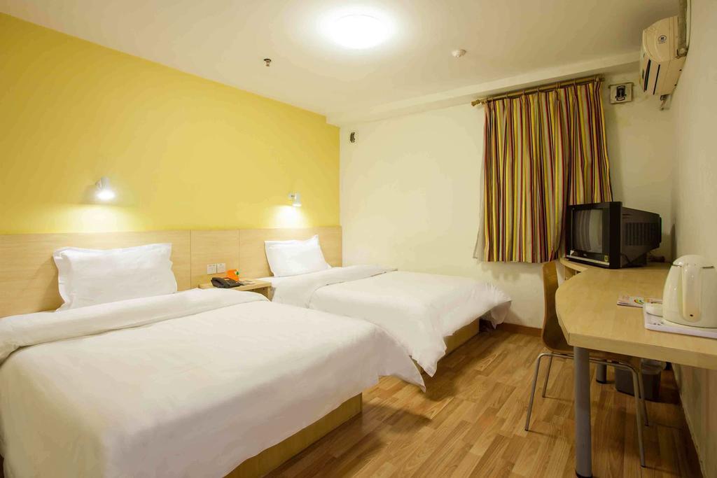 7Days Inn Chongqing Daxigou Renhe Street Room photo