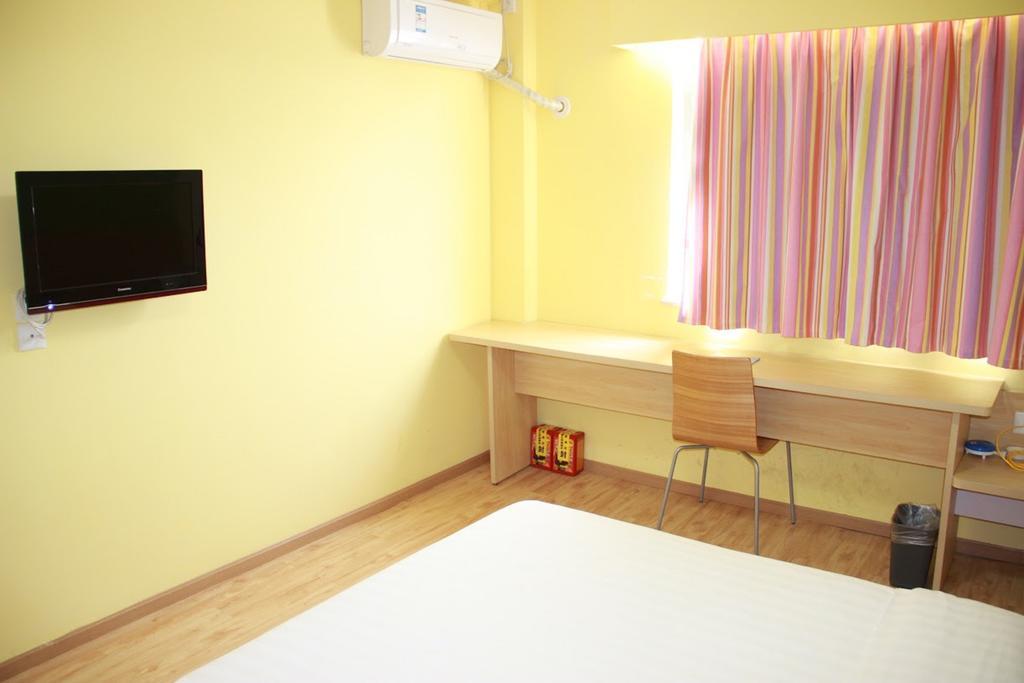 7Days Inn Chongqing Daxigou Renhe Street Exterior photo